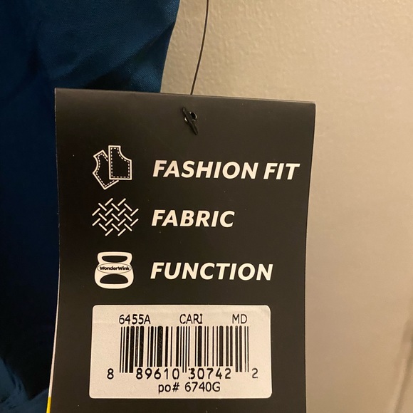 New with tags size medium wonderwink scrub top - Picture 5 of 5